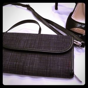 Thirty-One Everywhere Wallet with Strap